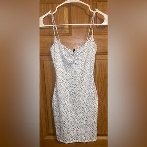 Cute Windsor sun dress white with blue flowers Womans small